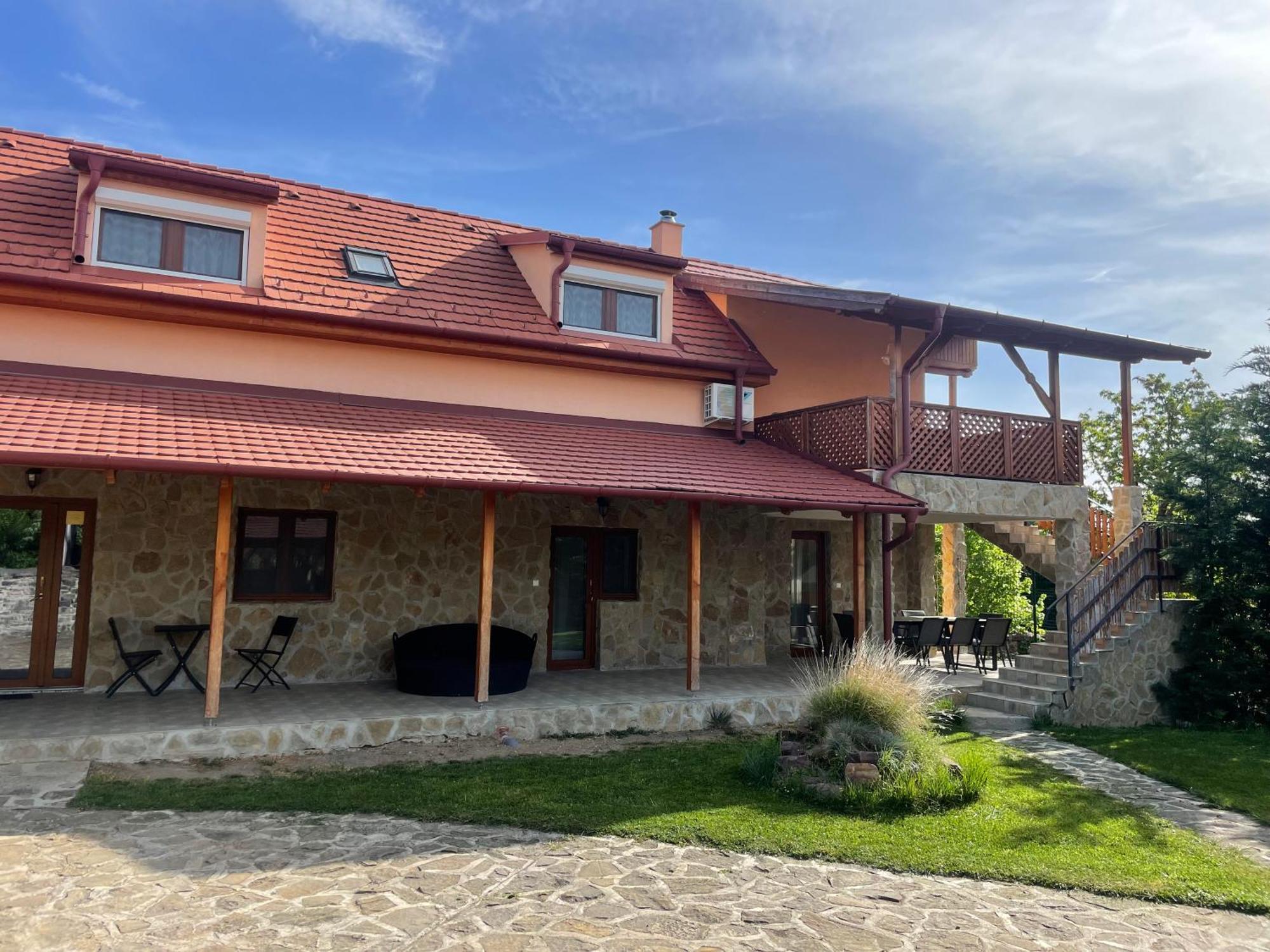Szoegedi Villa Badacsonytomaj Exterior photo